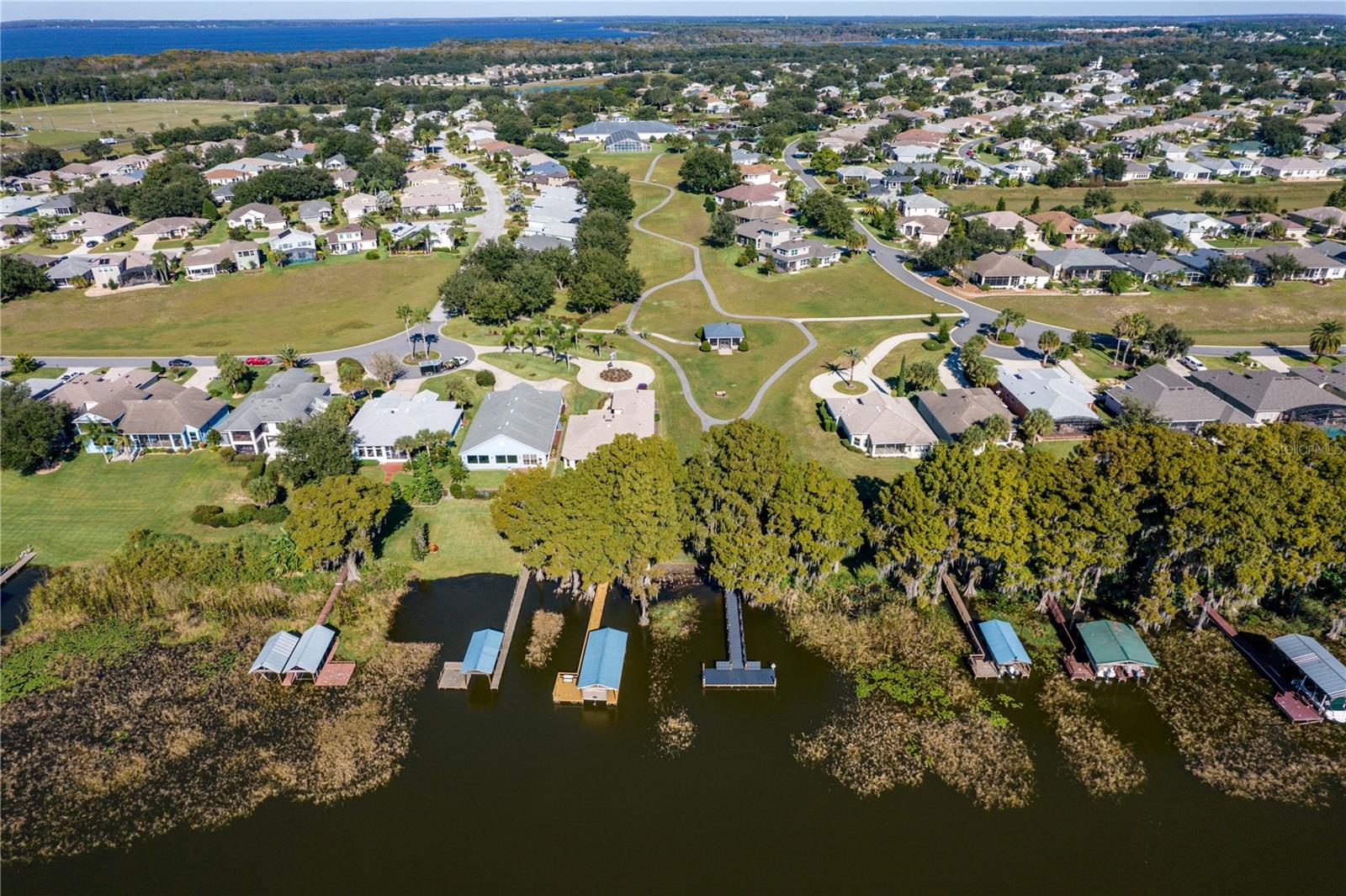 TAVARES ROYAL HARBOR PH 02 LT 179 - Residential