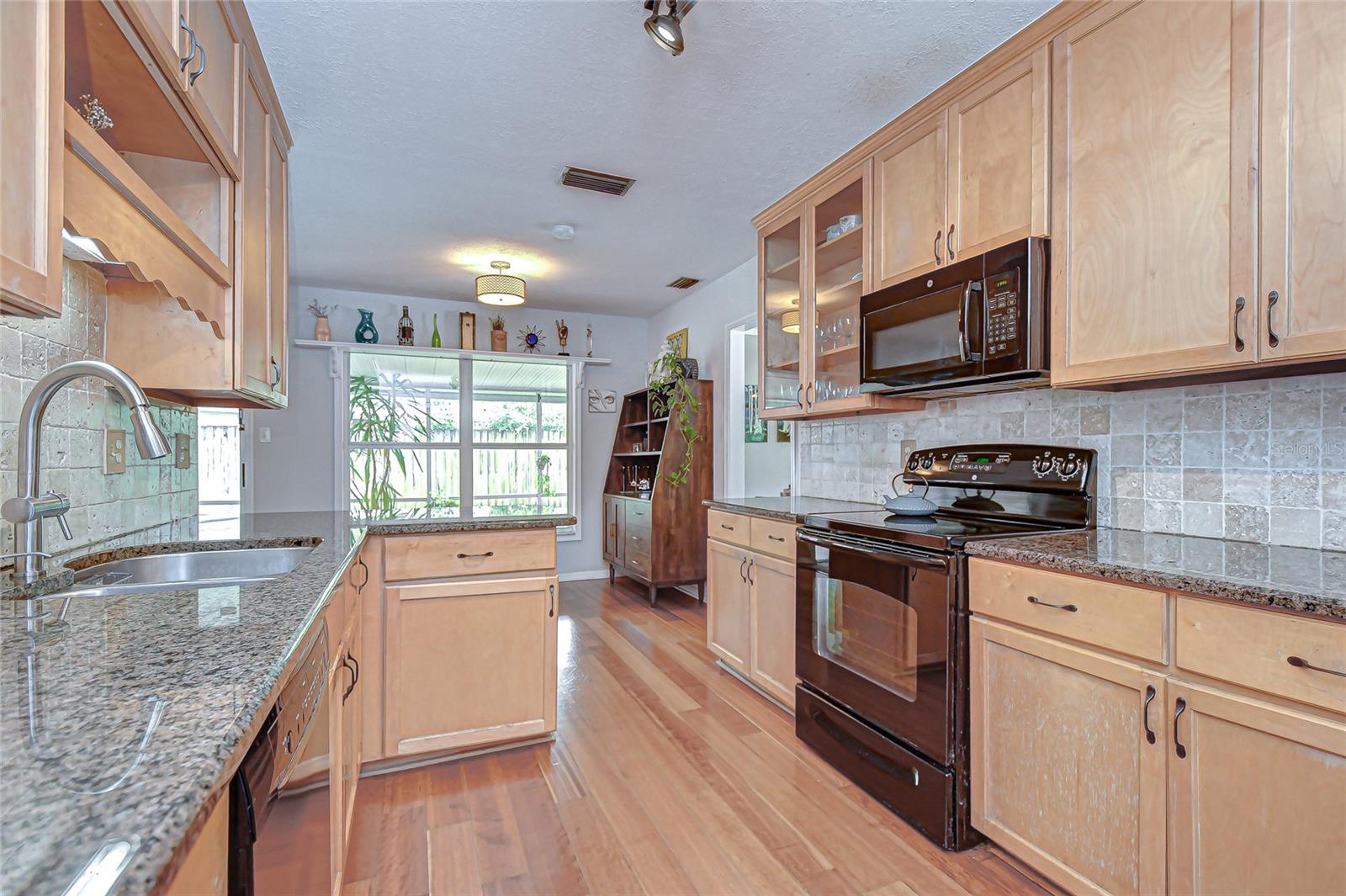 MAGDALENE SHORES ESTATES UN 6 - Residential