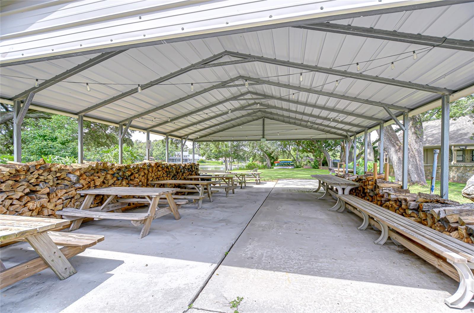 MAGDALENE SHORES ESTATES UN 6 - Residential