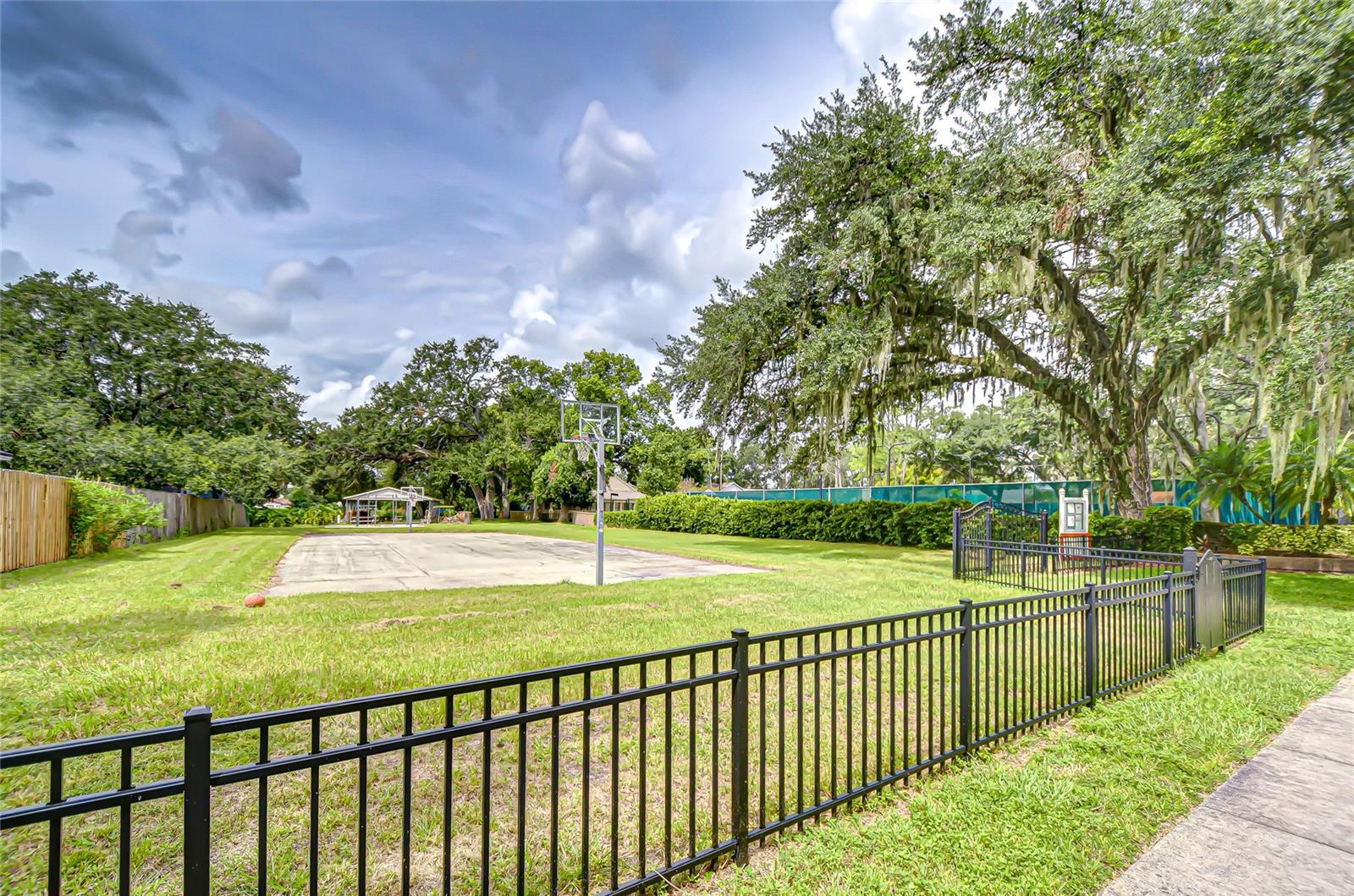 MAGDALENE SHORES ESTATES UN 6 - Residential