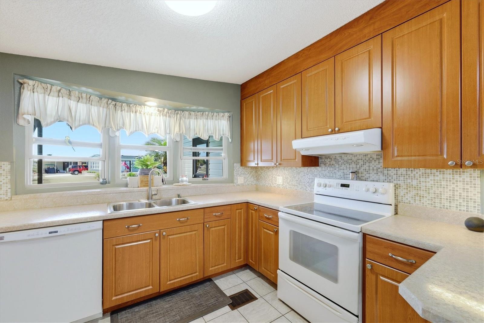 LEMON BAY ISLE PH 02 - Residential