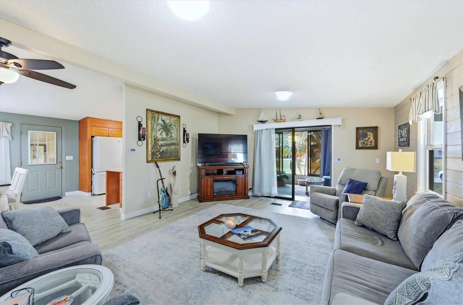 LEMON BAY ISLE PH 02 - Residential