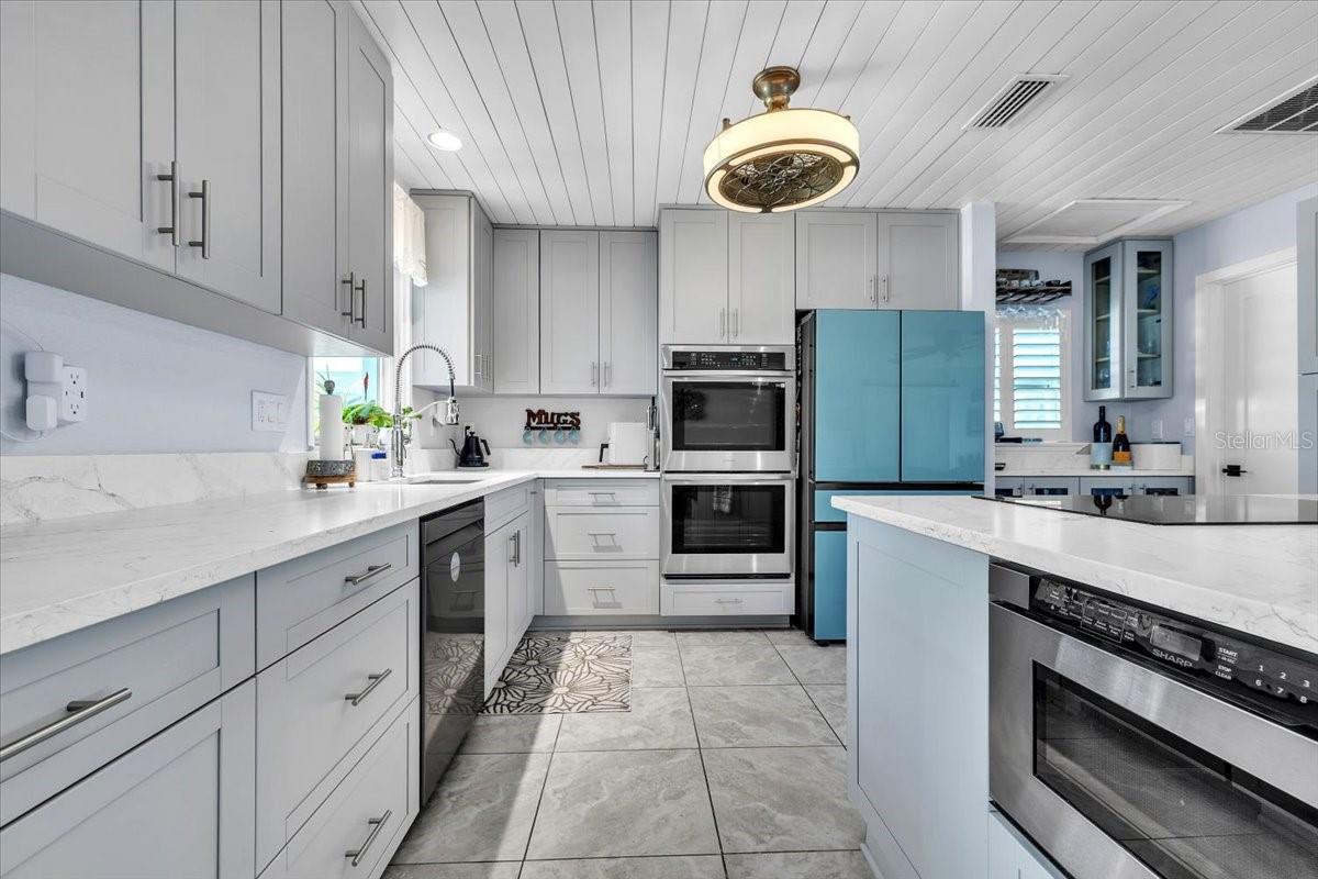 PALM SHORES - Residential