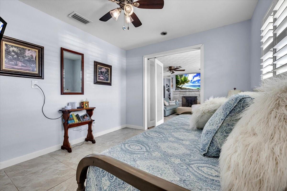 PALM SHORES - Residential