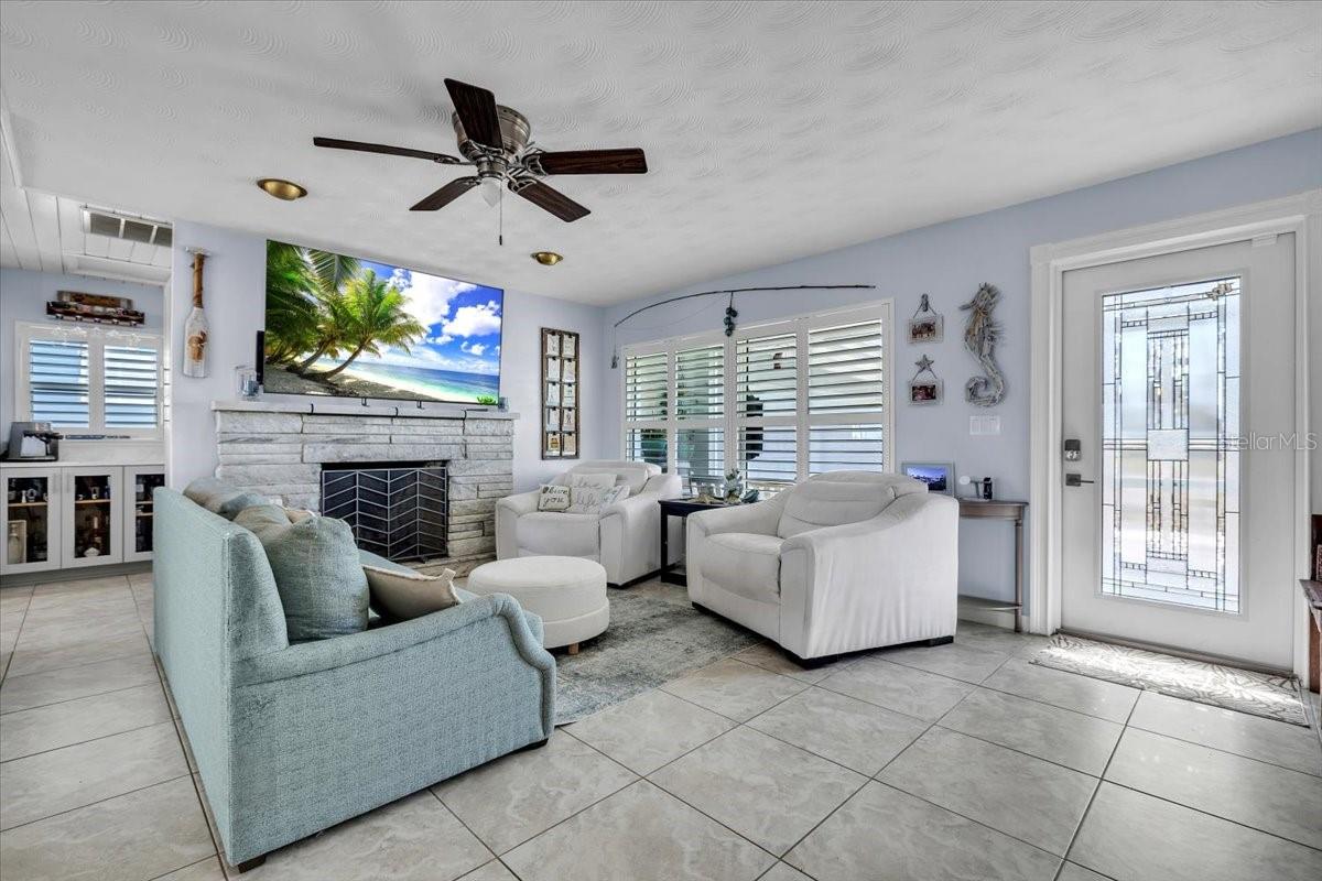 PALM SHORES - Residential