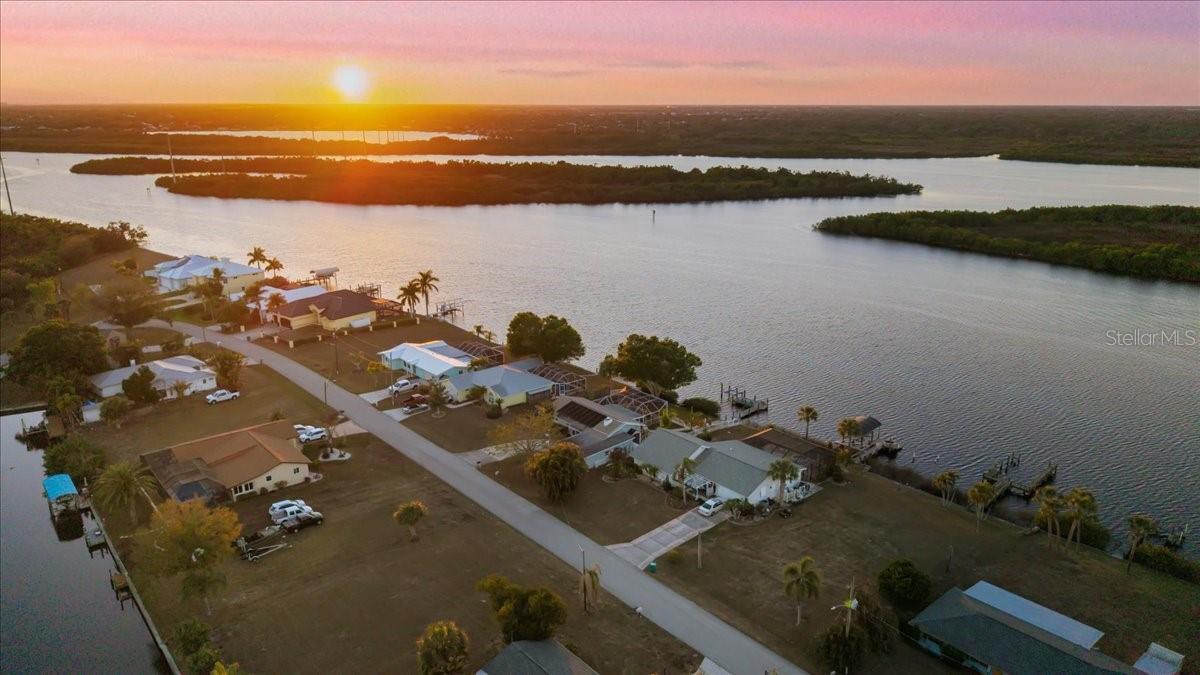 PALM SHORES - Residential