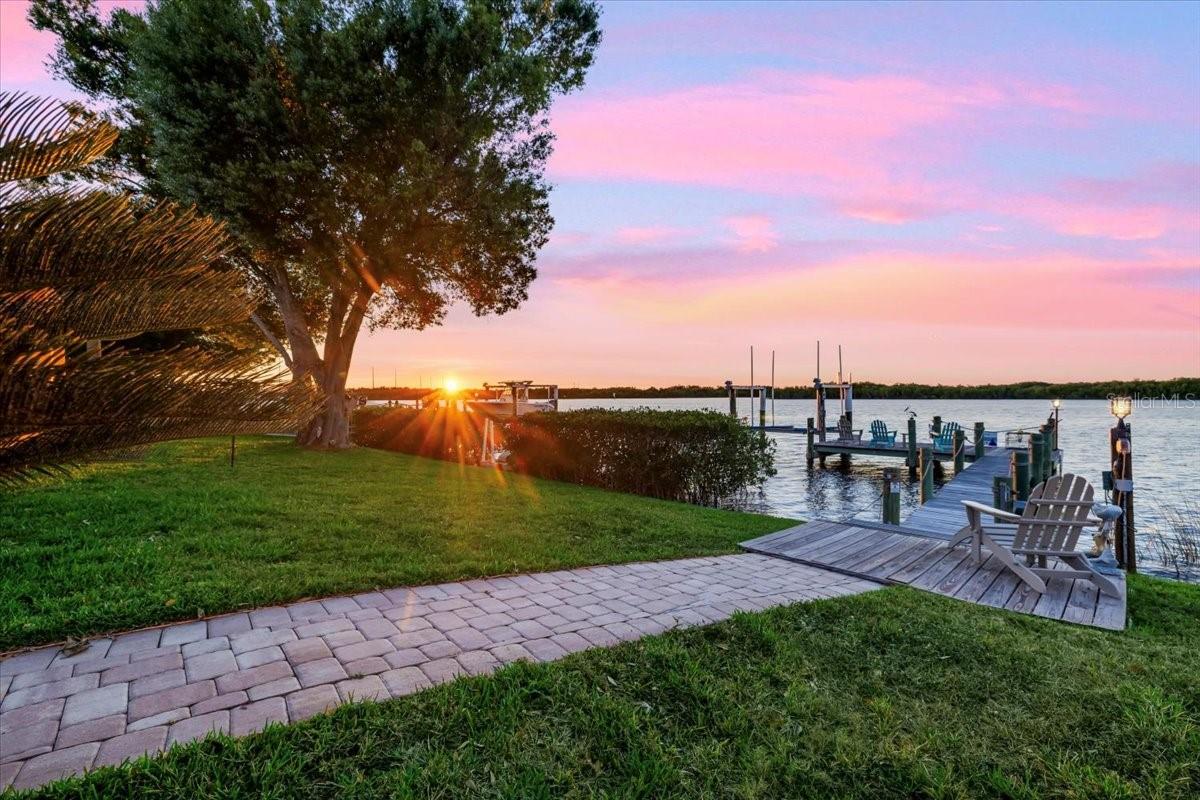 PALM SHORES - Residential