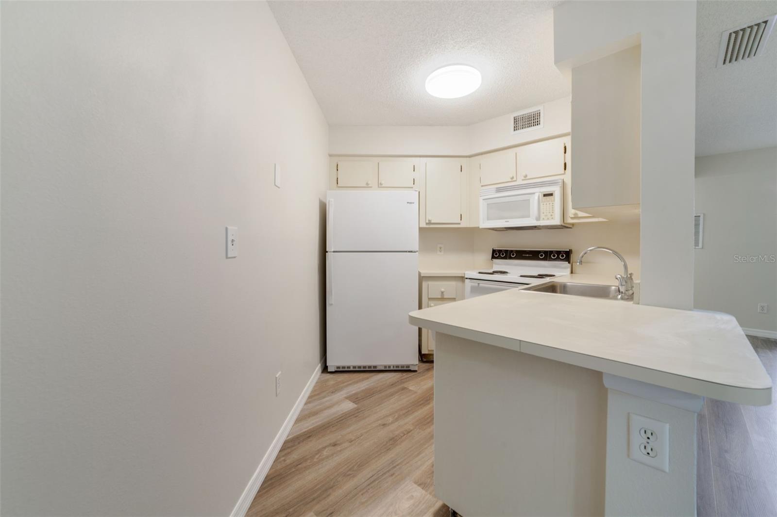 SOUTHPOINTE CONDO UNIT 4 - Residential