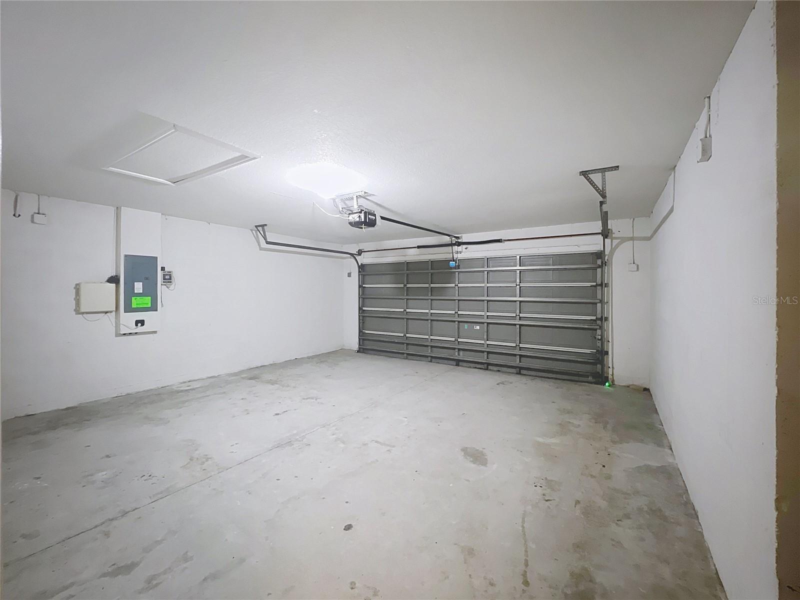 HUNTERS GREENE PH 03 - Residential