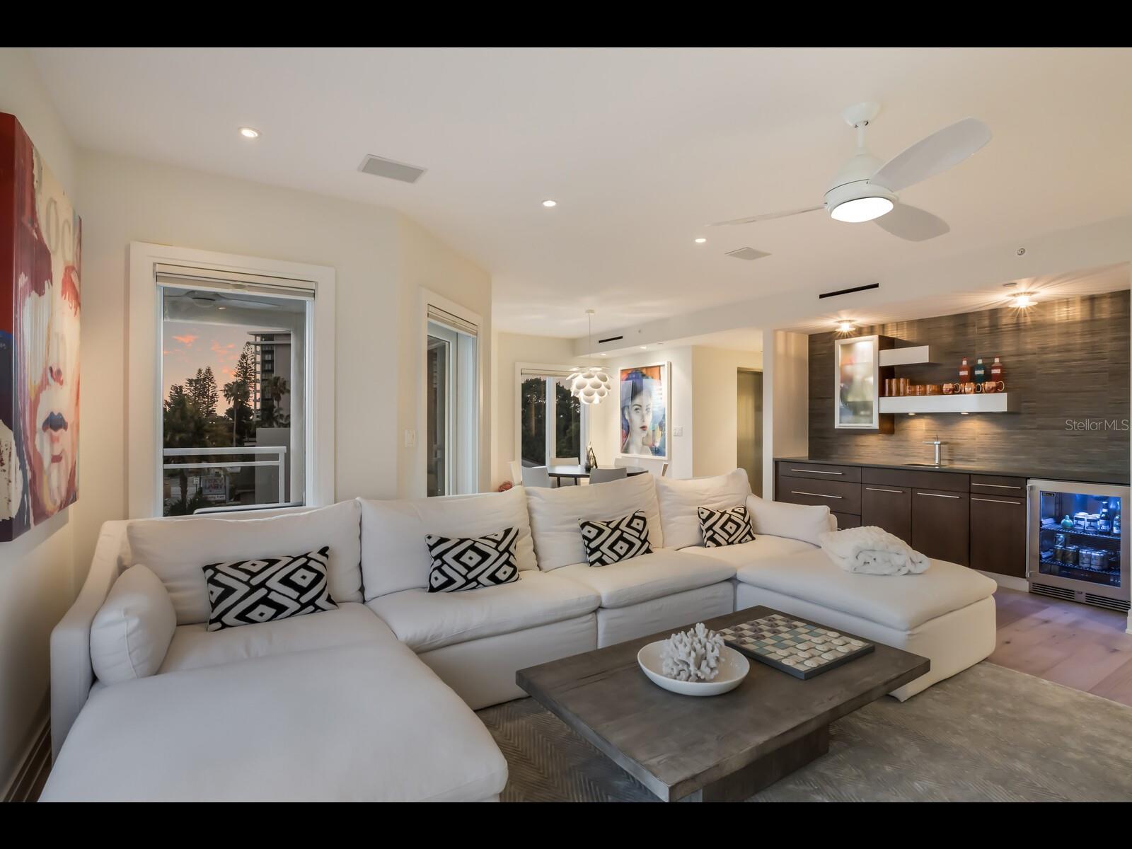 SIESTA BEACH VILLAS - Residential