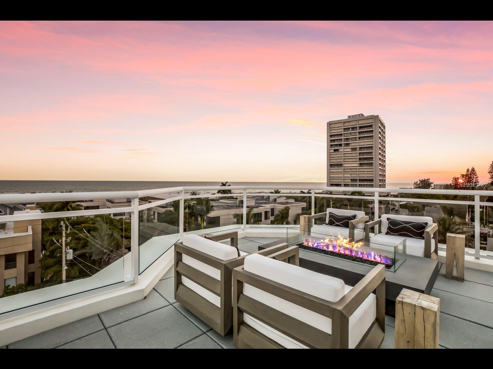 SIESTA BEACH VILLAS - Residential