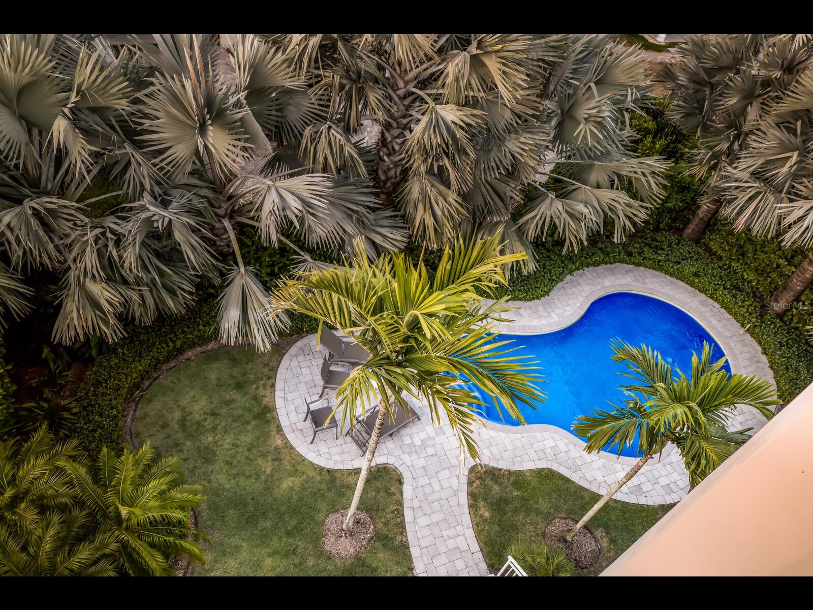 SIESTA BEACH VILLAS - Residential