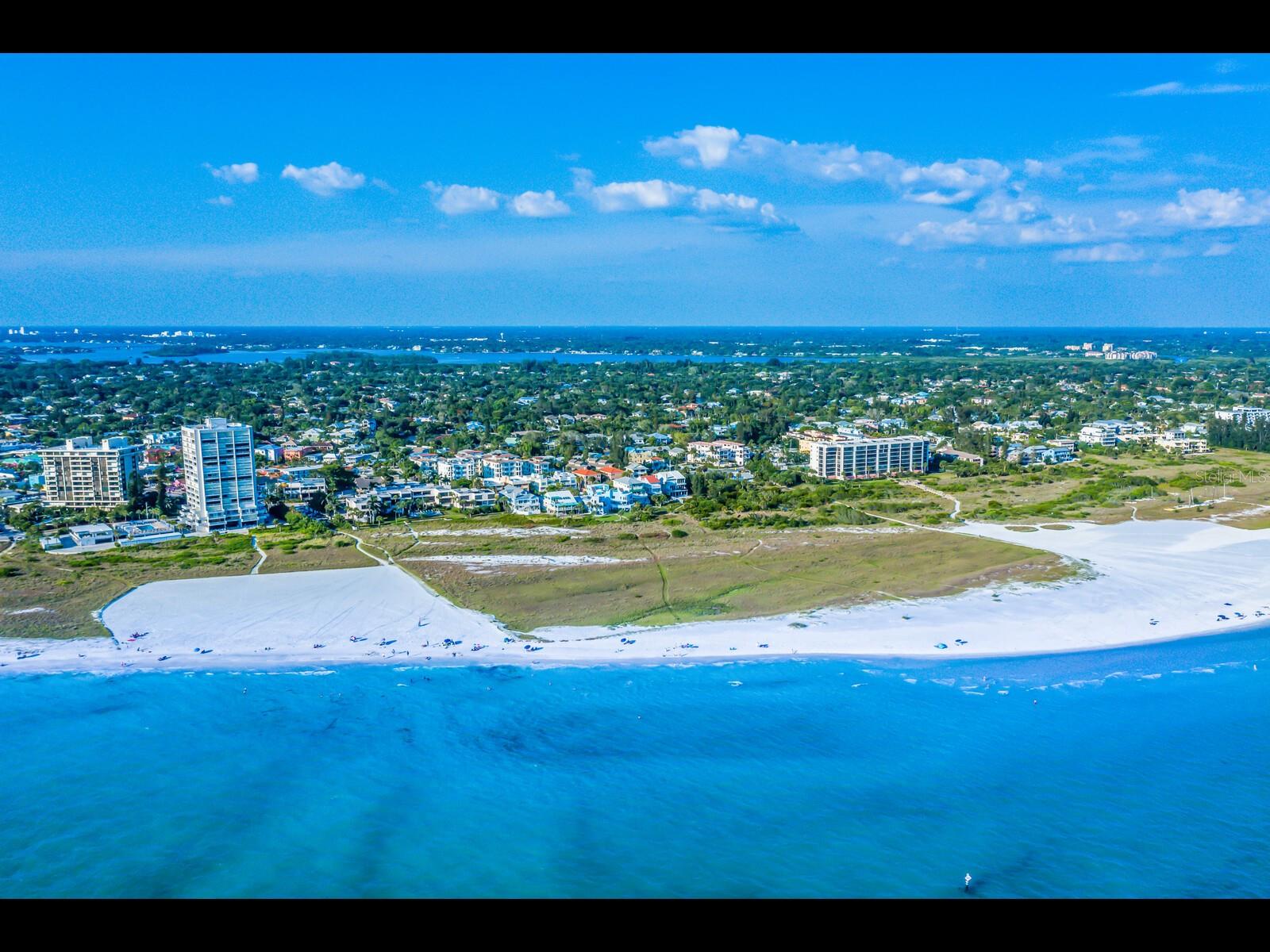 SIESTA BEACH VILLAS - Residential