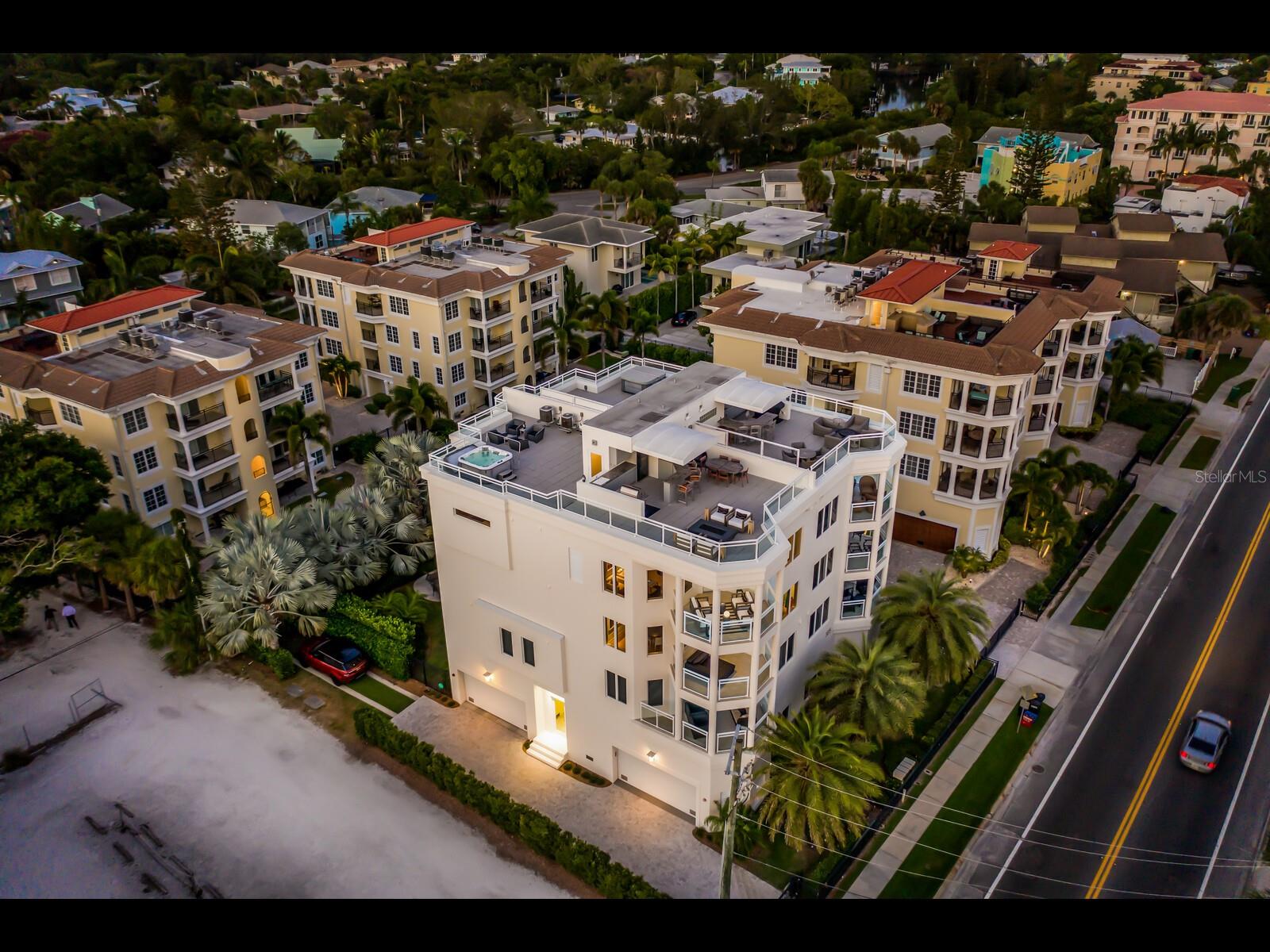 SIESTA BEACH VILLAS - Residential