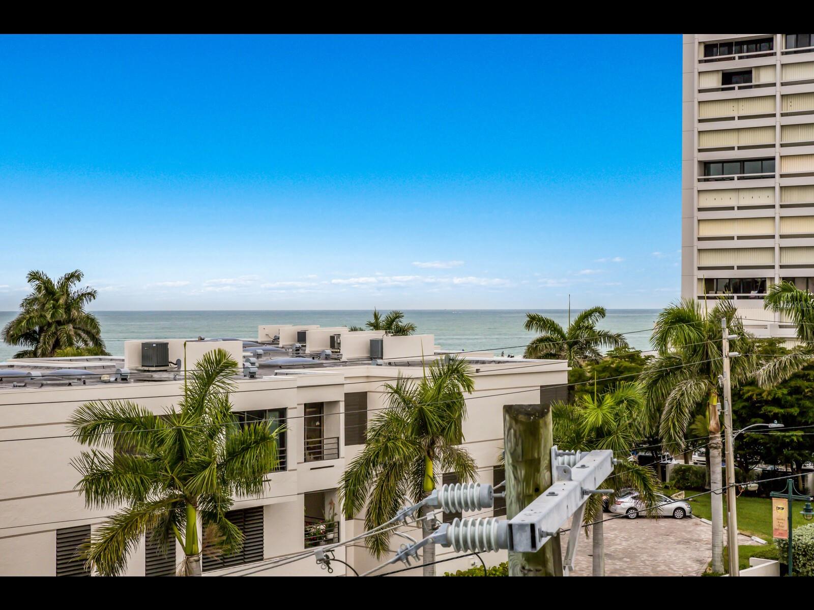 SIESTA BEACH VILLAS - Residential