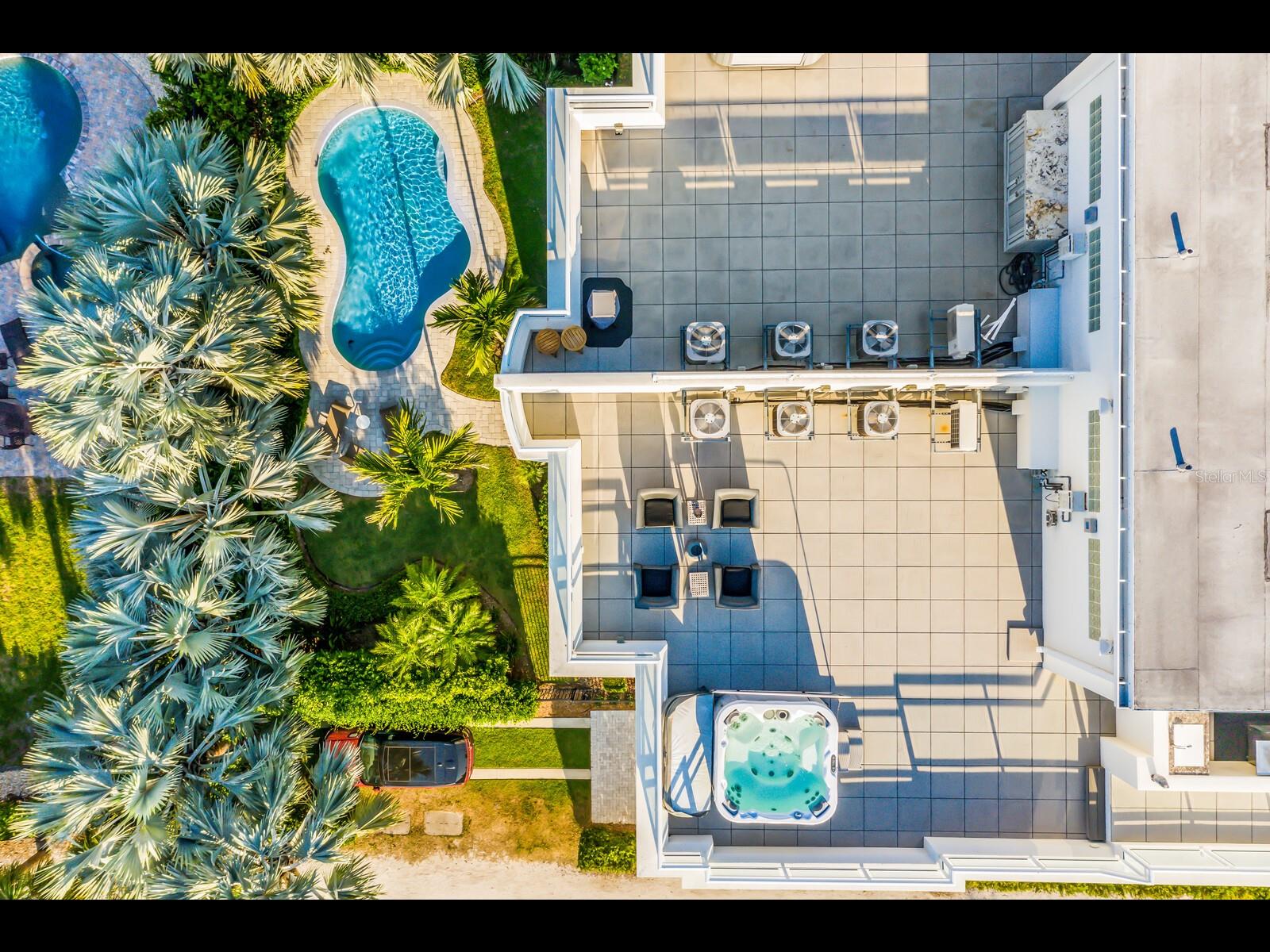 SIESTA BEACH VILLAS - Residential