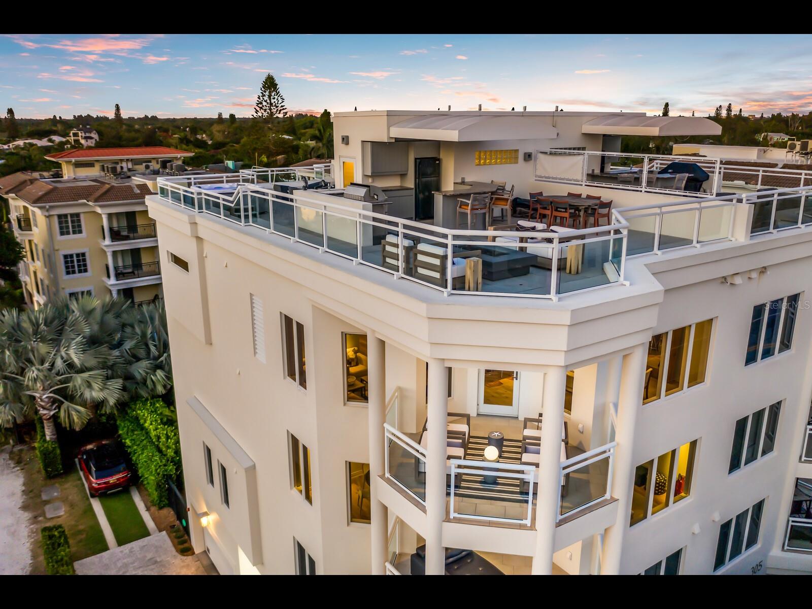 SIESTA BEACH VILLAS - Residential