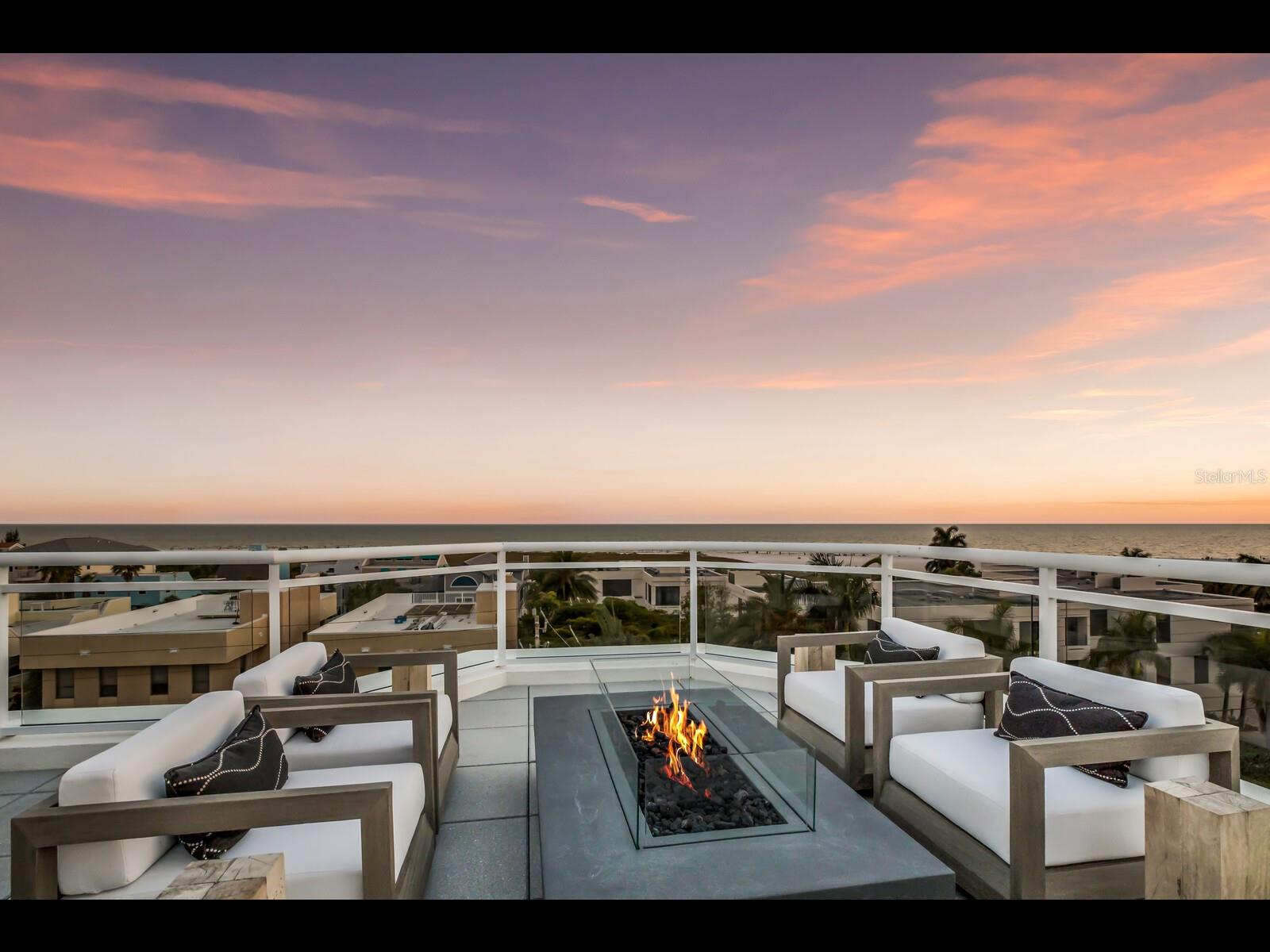 SIESTA BEACH VILLAS - Residential