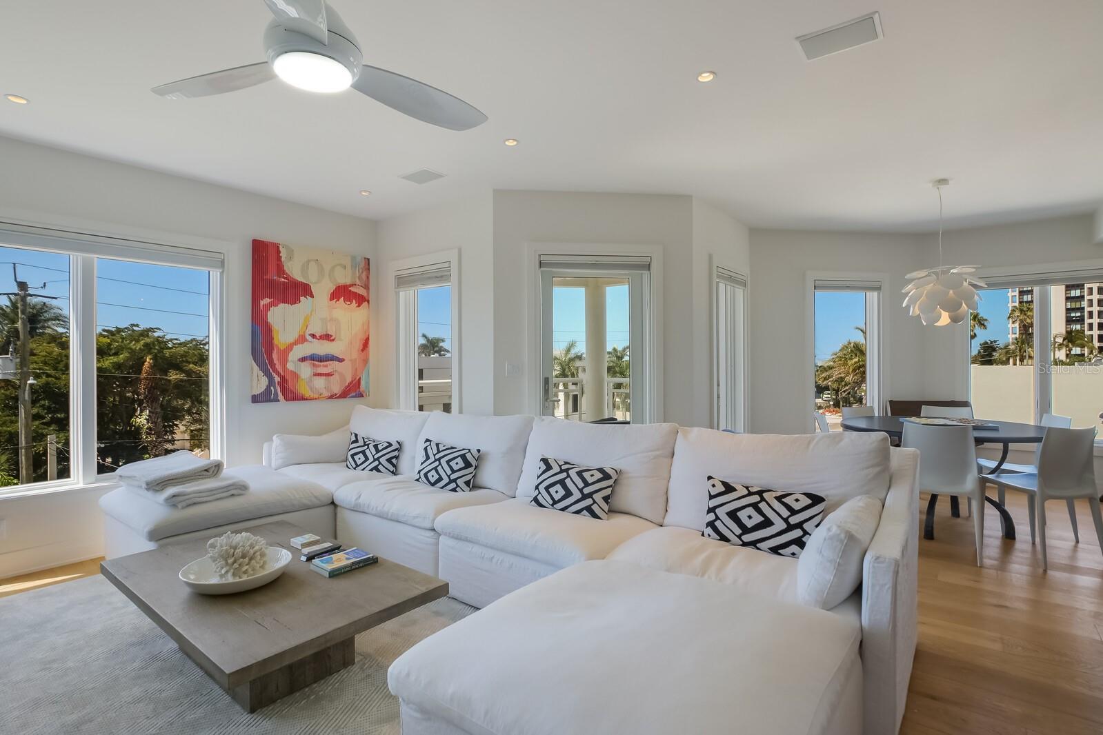 SIESTA BEACH VILLAS - Residential