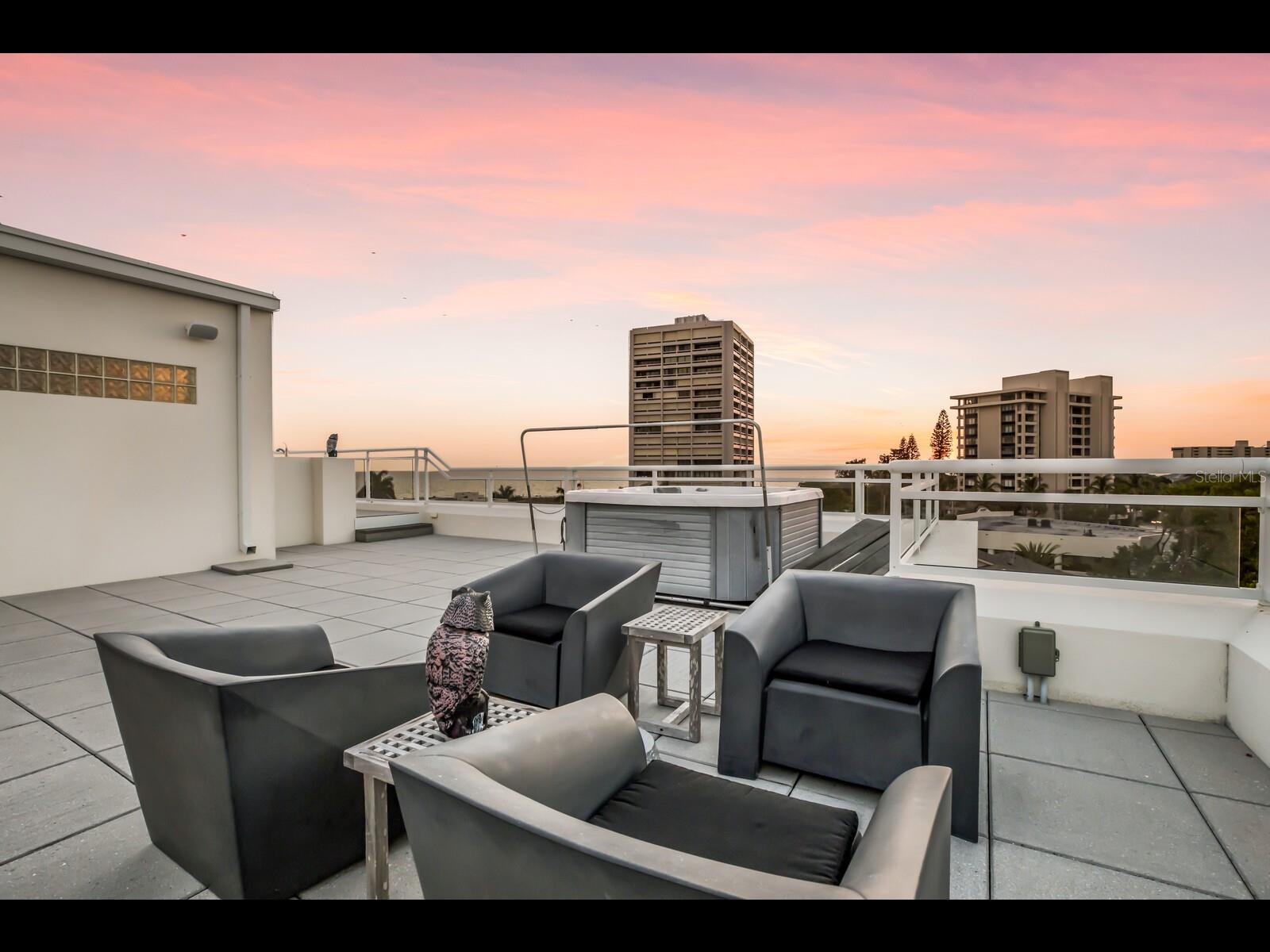 SIESTA BEACH VILLAS - Residential