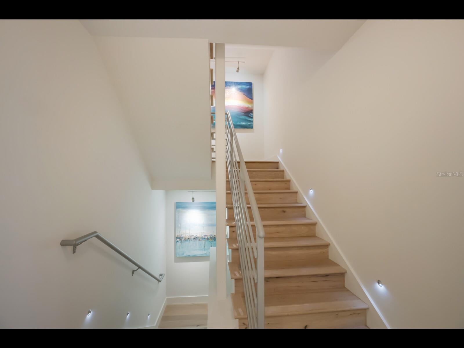 SIESTA BEACH VILLAS - Residential