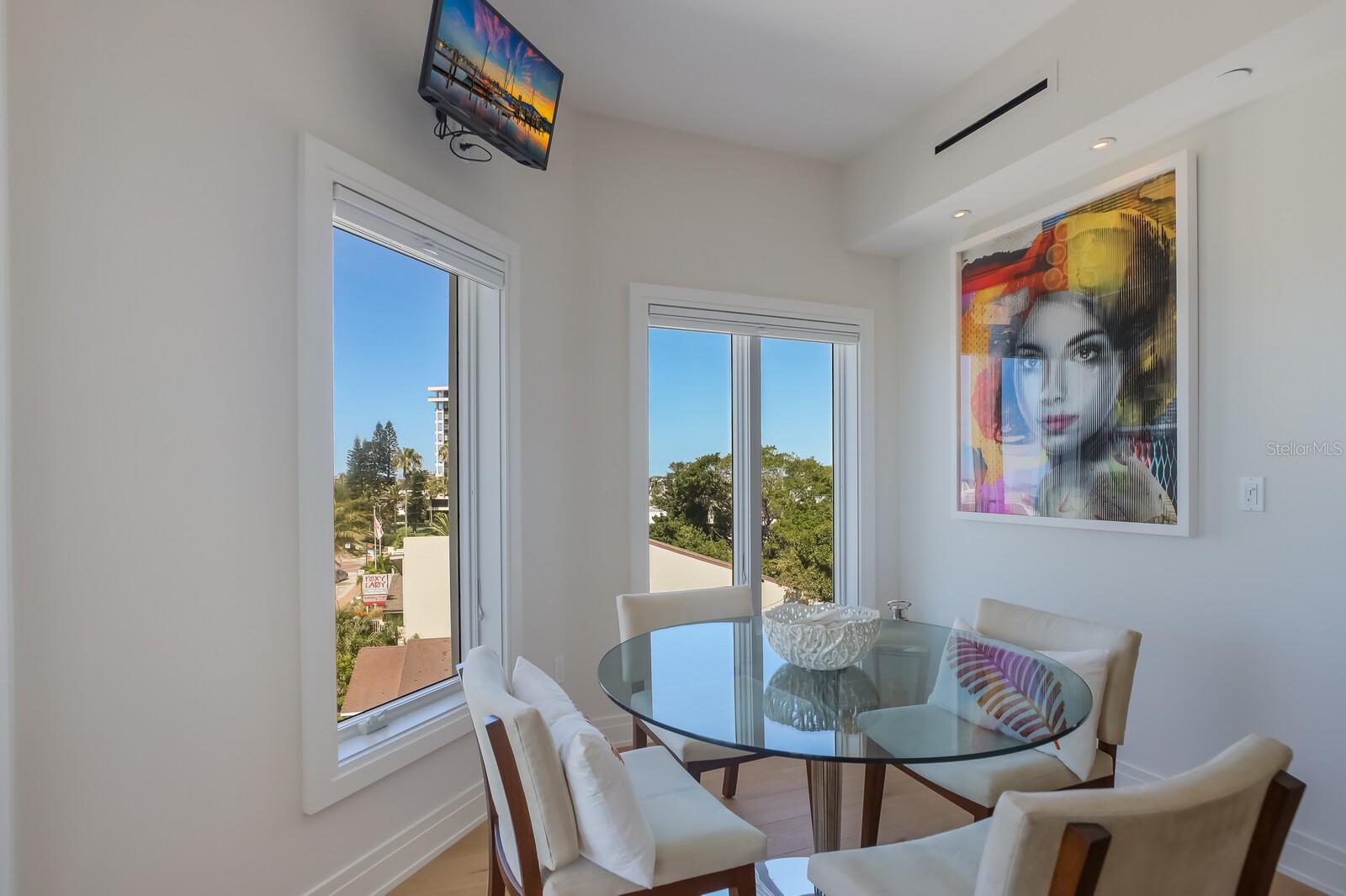 SIESTA BEACH VILLAS - Residential