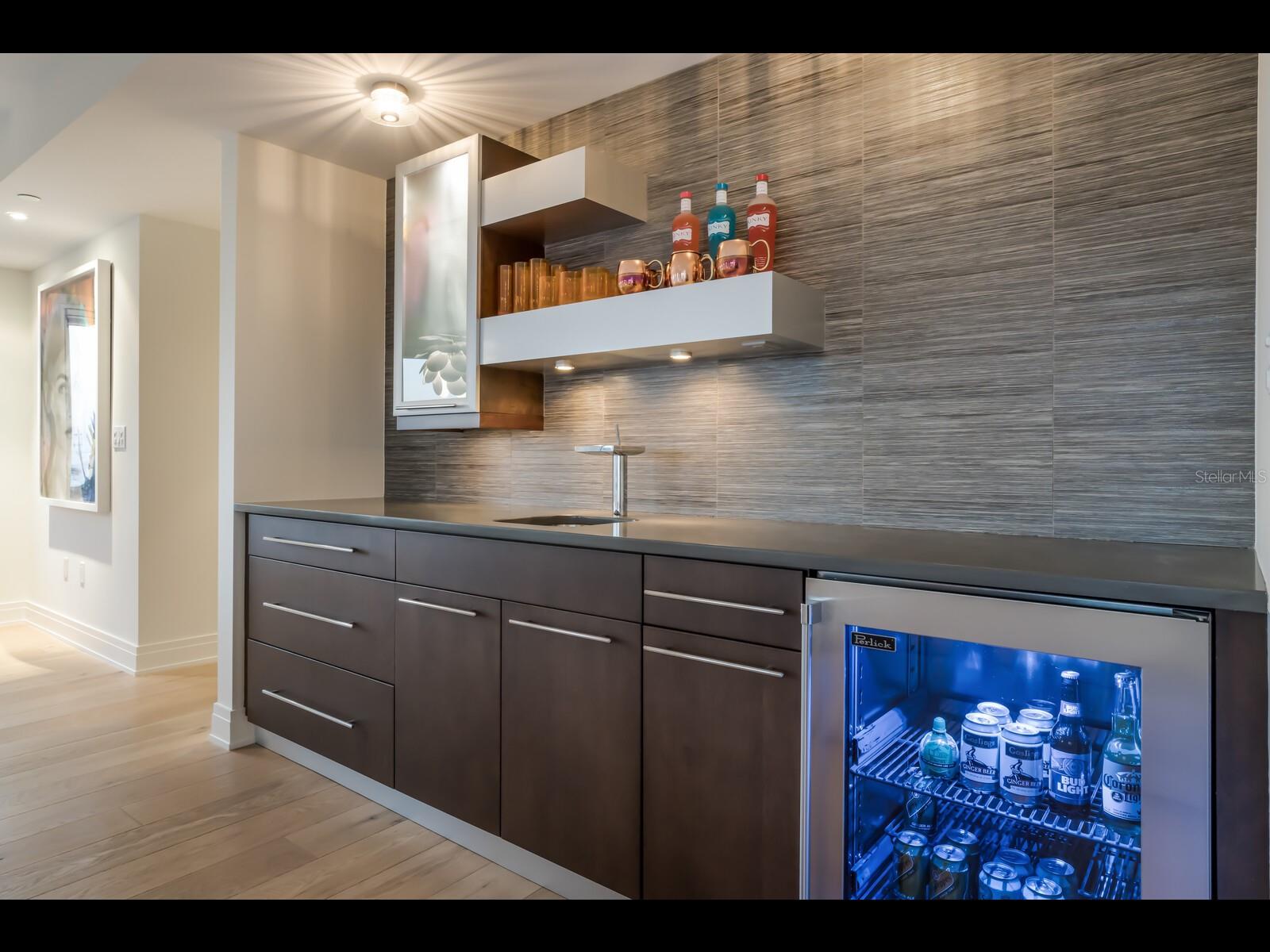 SIESTA BEACH VILLAS - Residential