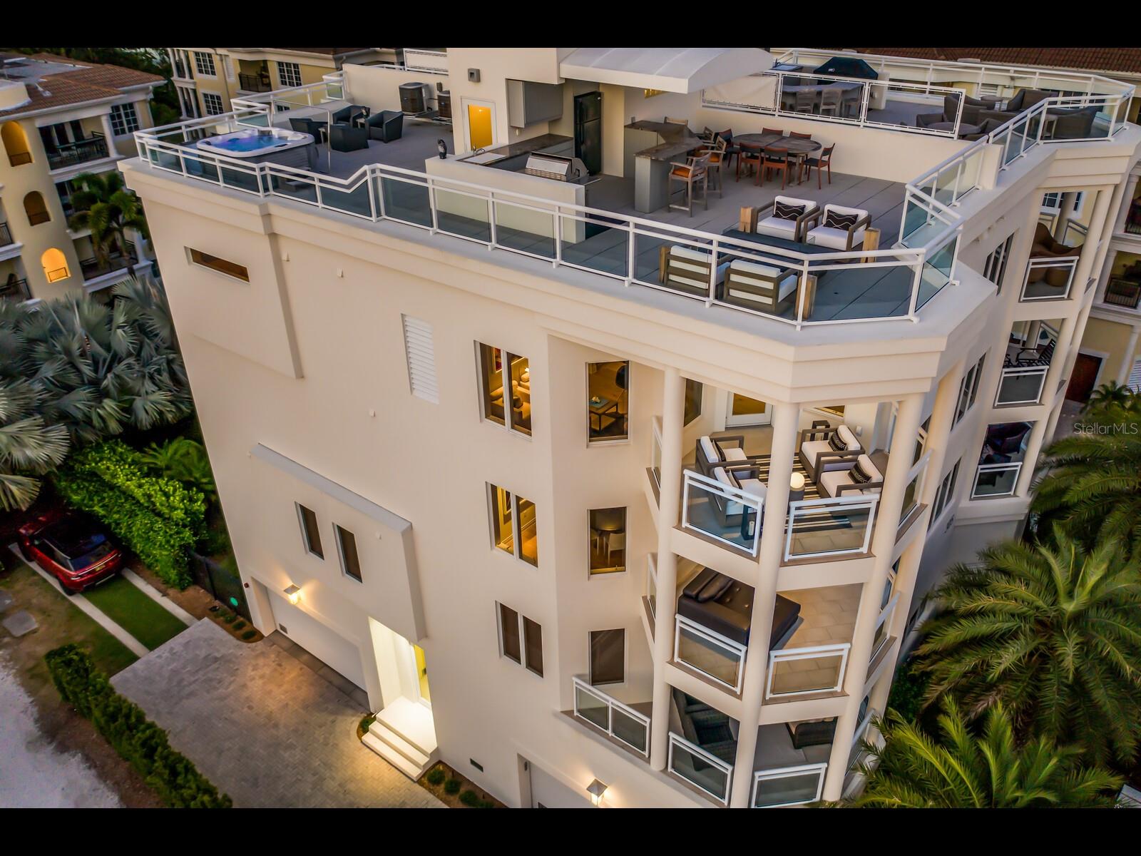 SIESTA BEACH VILLAS - Residential