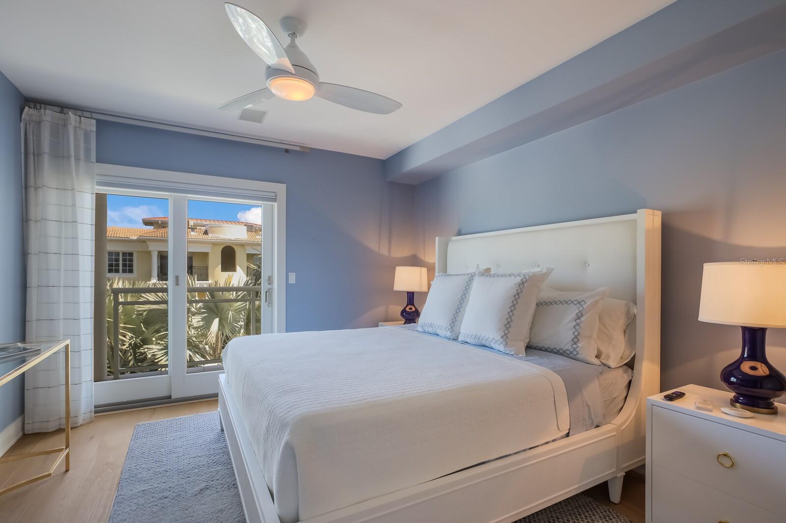 SIESTA BEACH VILLAS - Residential