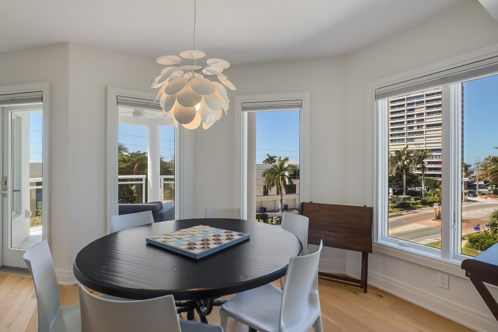 SIESTA BEACH VILLAS - Residential