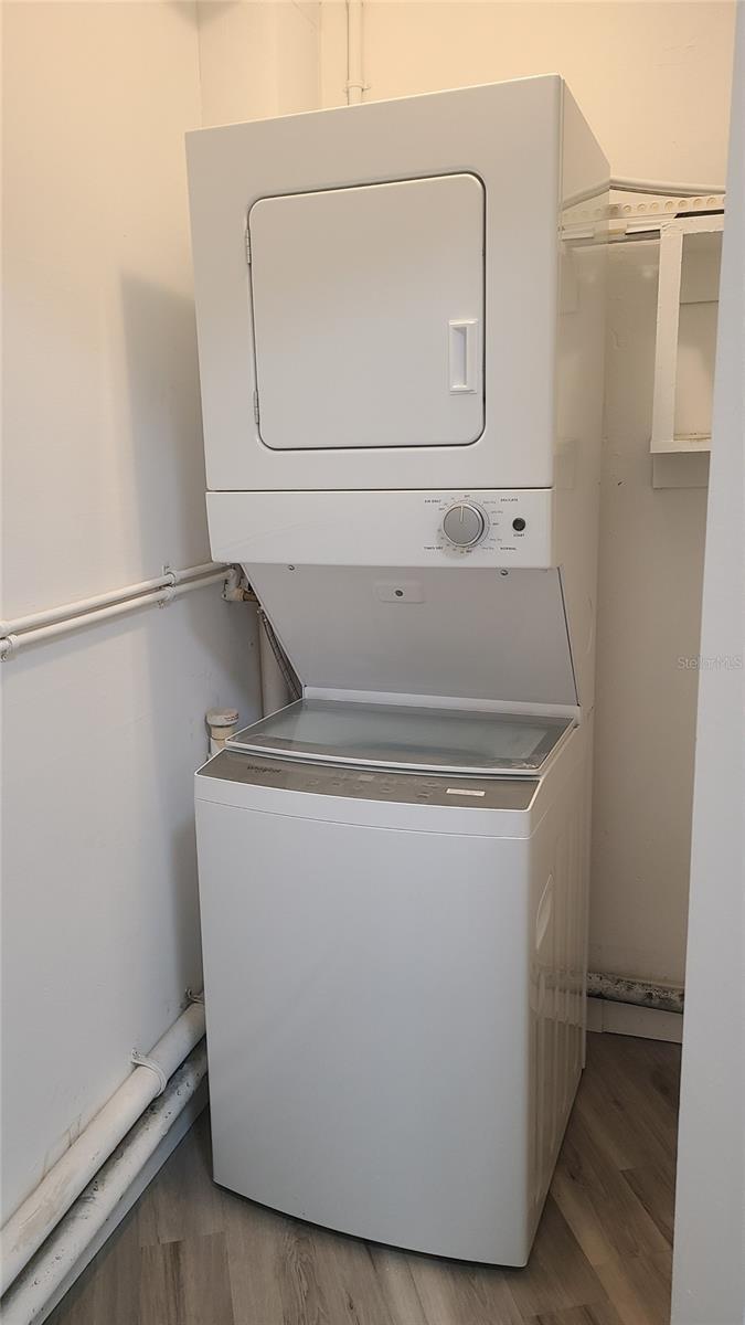 DAVIS ISLANDS - Residential Lease