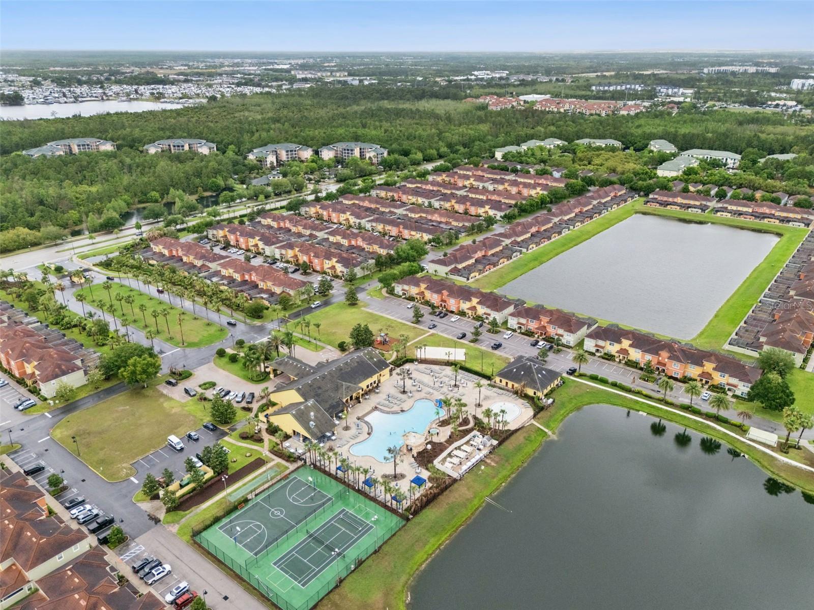 PARADISE PALMS RESORT - Residential