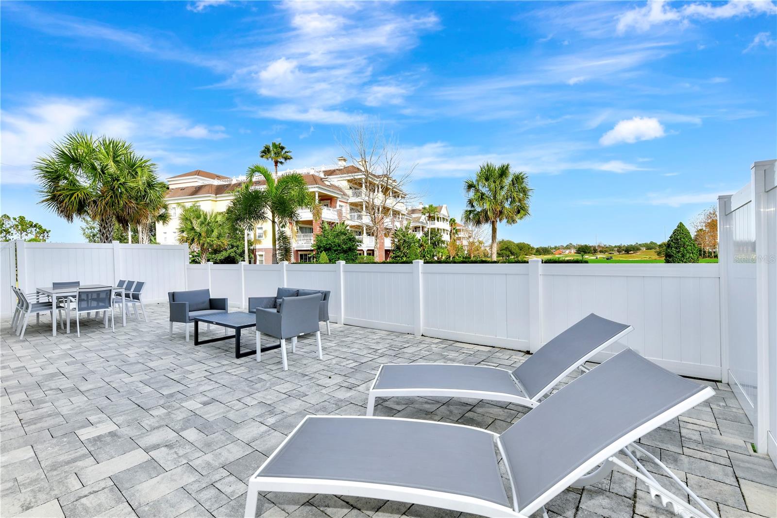 SPECTRUM AT REUNION CONDO PH 2A OR 5776/2995 UNIT - Residential Lease