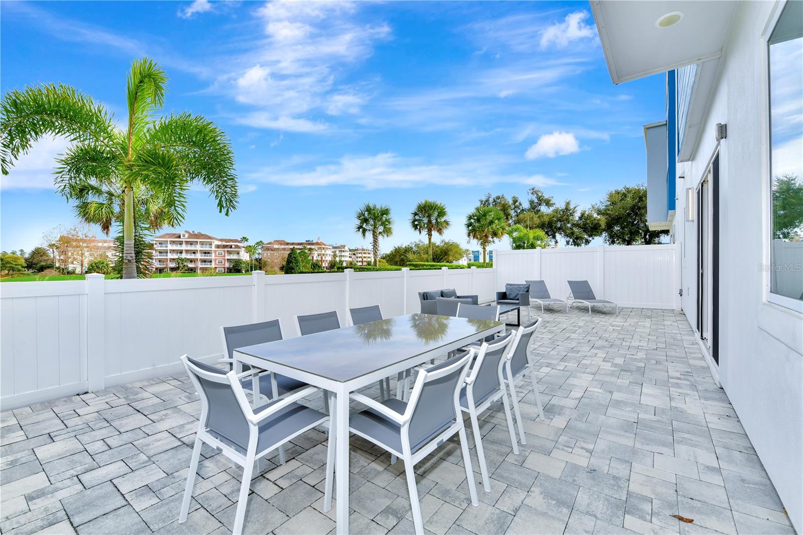 SPECTRUM AT REUNION CONDO PH 2A OR 5776/2995 UNIT - Residential Lease