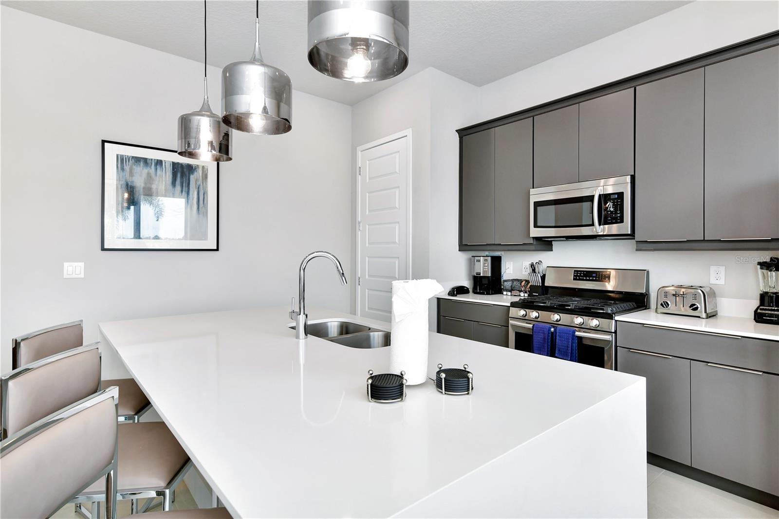 SPECTRUM AT REUNION CONDO PH 2A OR 5776/2995 UNIT - Residential Lease