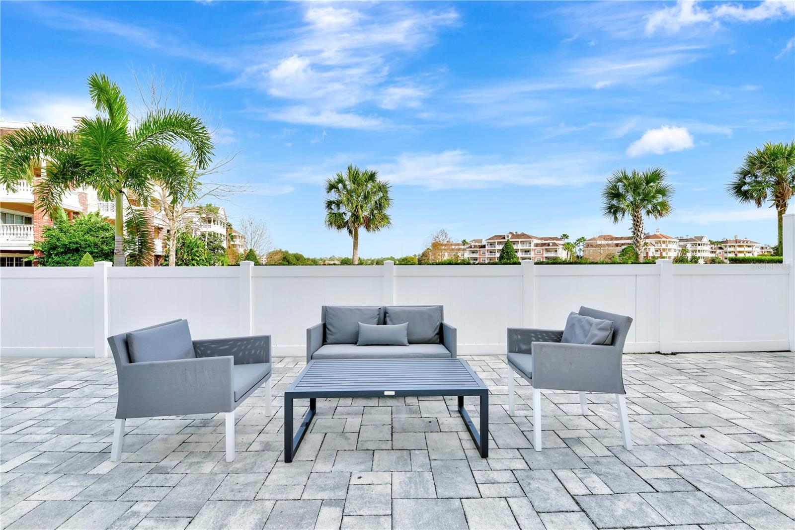 SPECTRUM AT REUNION CONDO PH 2A OR 5776/2995 UNIT - Residential Lease