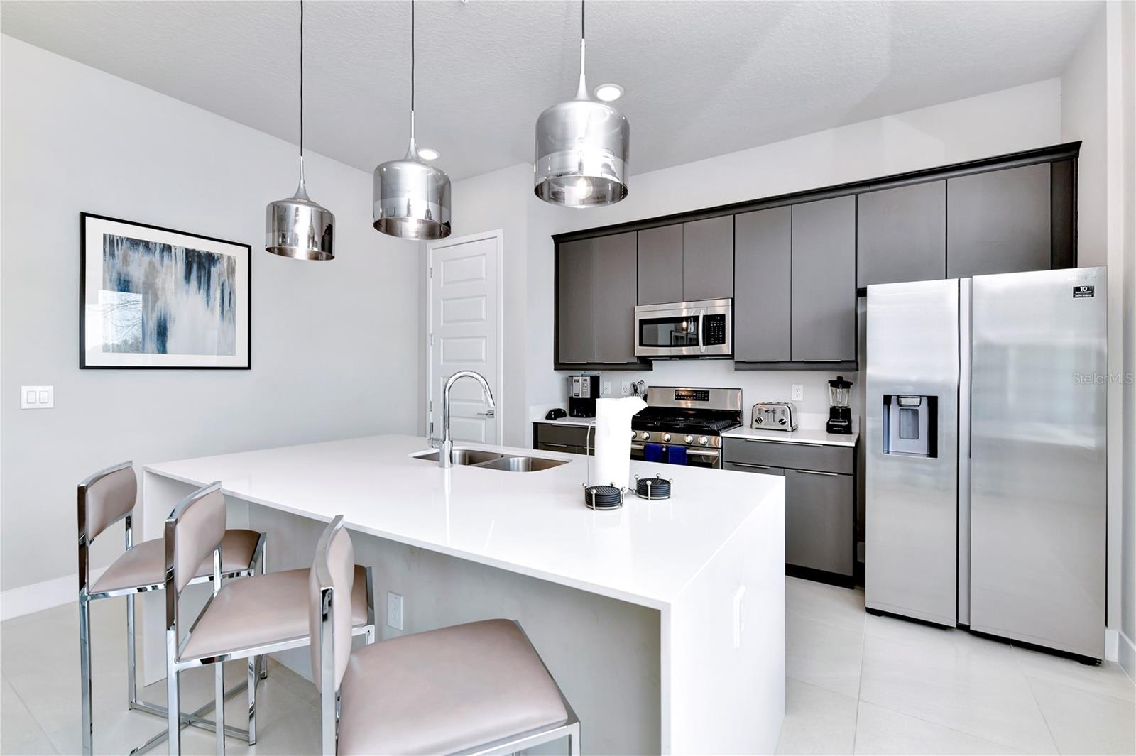 SPECTRUM AT REUNION CONDO PH 2A OR 5776/2995 UNIT - Residential Lease