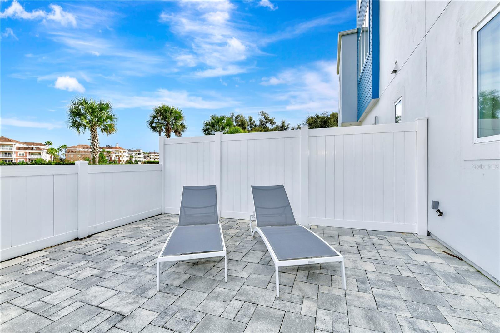 SPECTRUM AT REUNION CONDO PH 2A OR 5776/2995 UNIT - Residential Lease