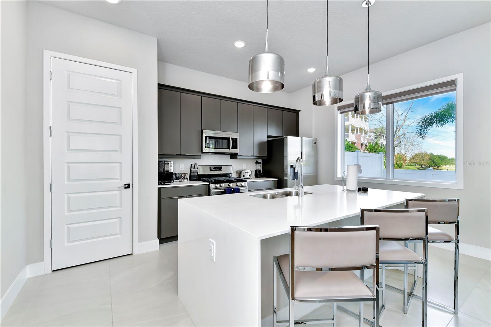 SPECTRUM AT REUNION CONDO PH 2A OR 5776/2995 UNIT - Residential Lease