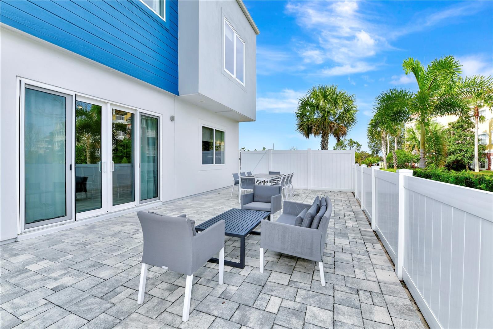 SPECTRUM AT REUNION CONDO PH 2A OR 5776/2995 UNIT - Residential Lease