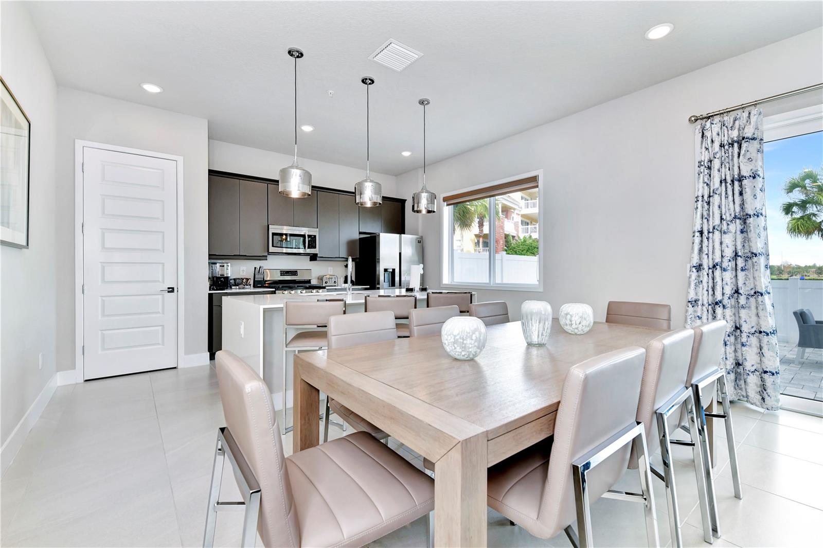 SPECTRUM AT REUNION CONDO PH 2A OR 5776/2995 UNIT - Residential Lease