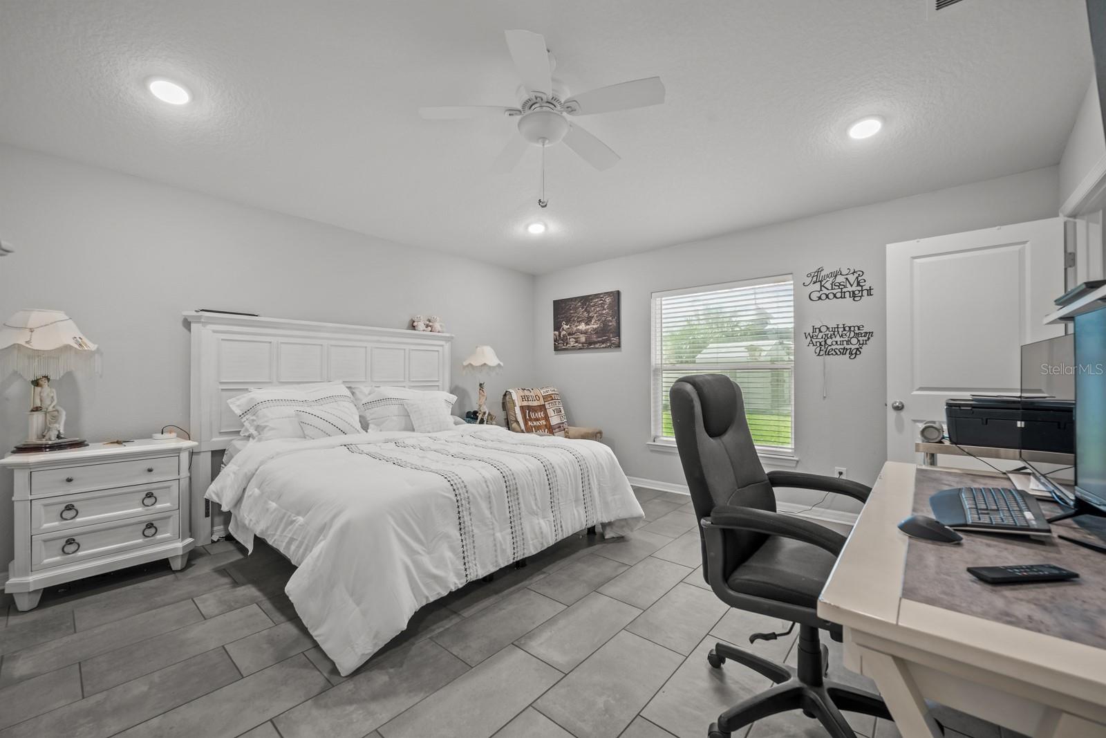 PINE LAKES - Residential