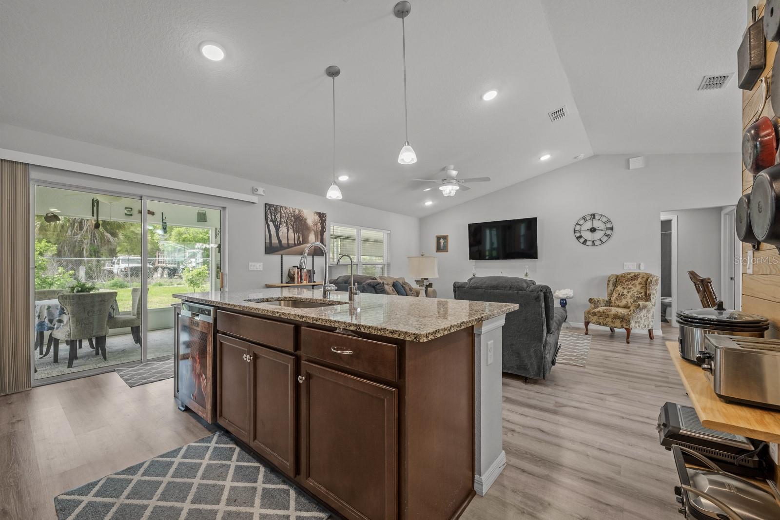 PINE LAKES - Residential