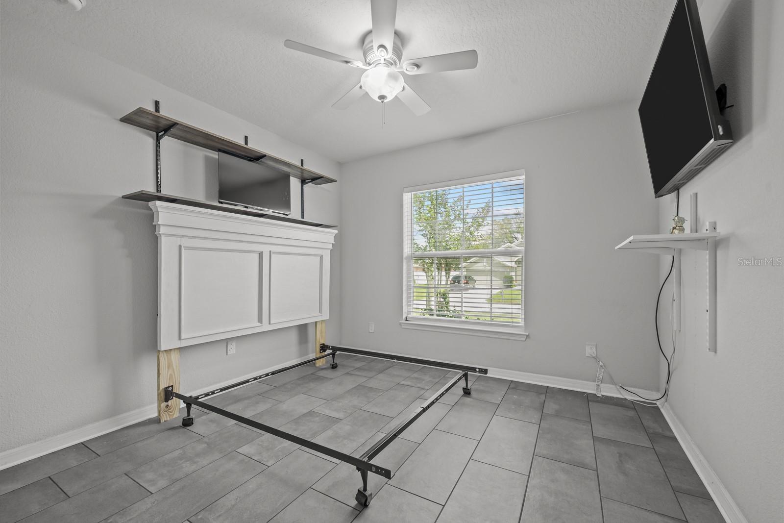 PINE LAKES - Residential