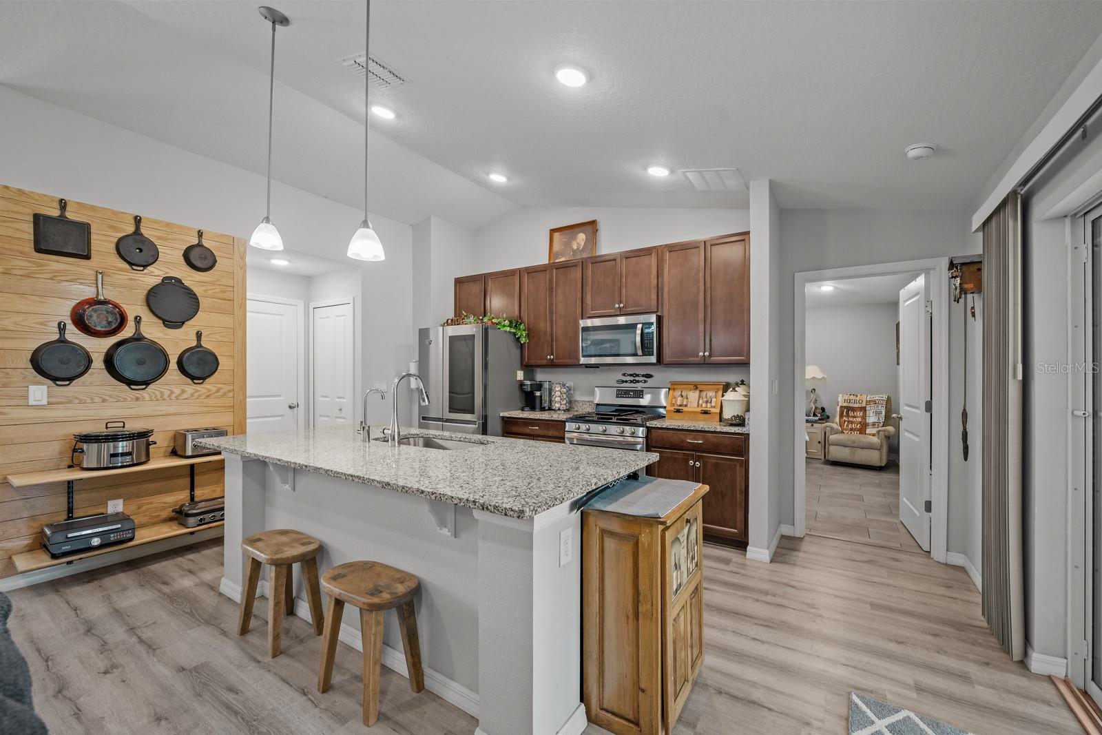 PINE LAKES - Residential