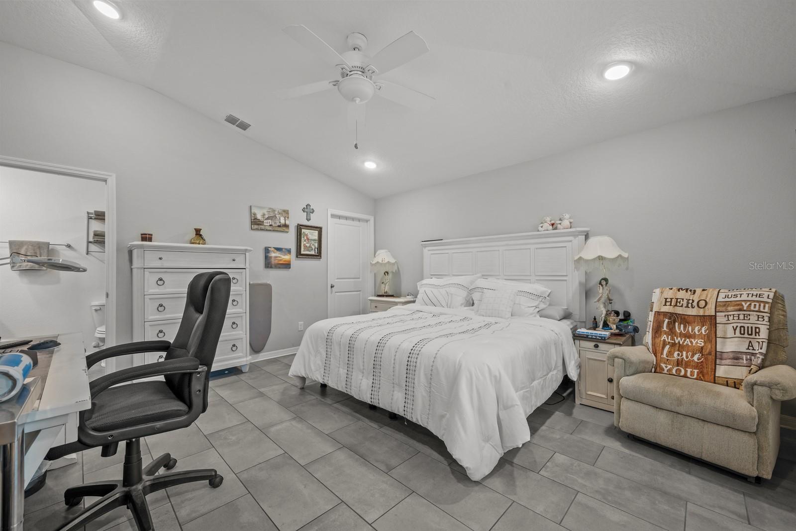 PINE LAKES - Residential