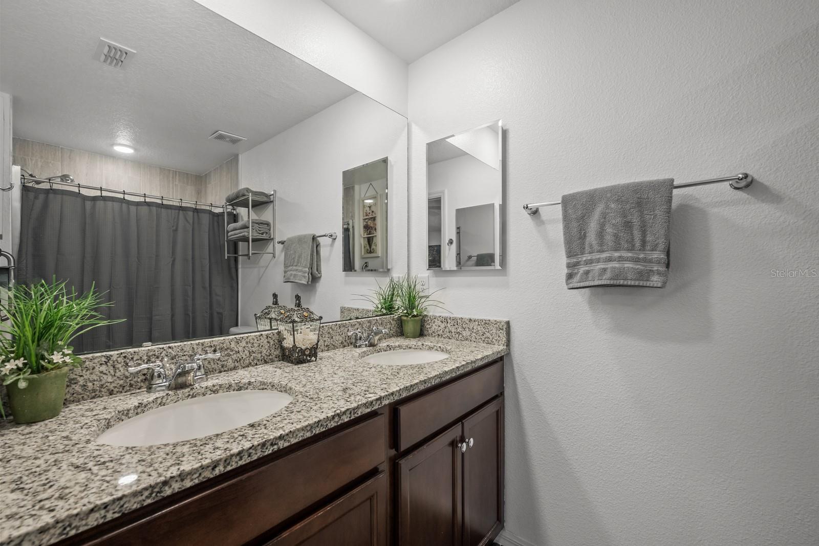 PINE LAKES - Residential