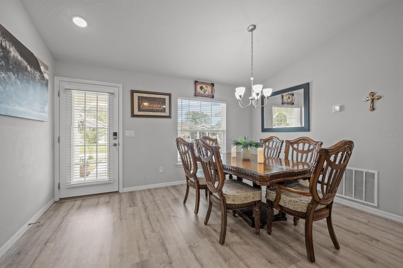 PINE LAKES - Residential