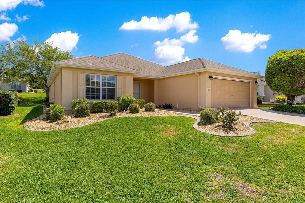 Photo of 12643 SE 97th Terrace Road, Summerfield, FL 34491 (MLS # OM722681)