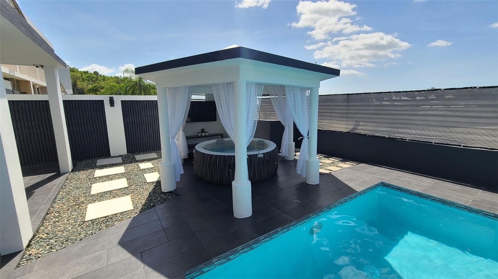 LOS MONTED DE DORADO - Residential
